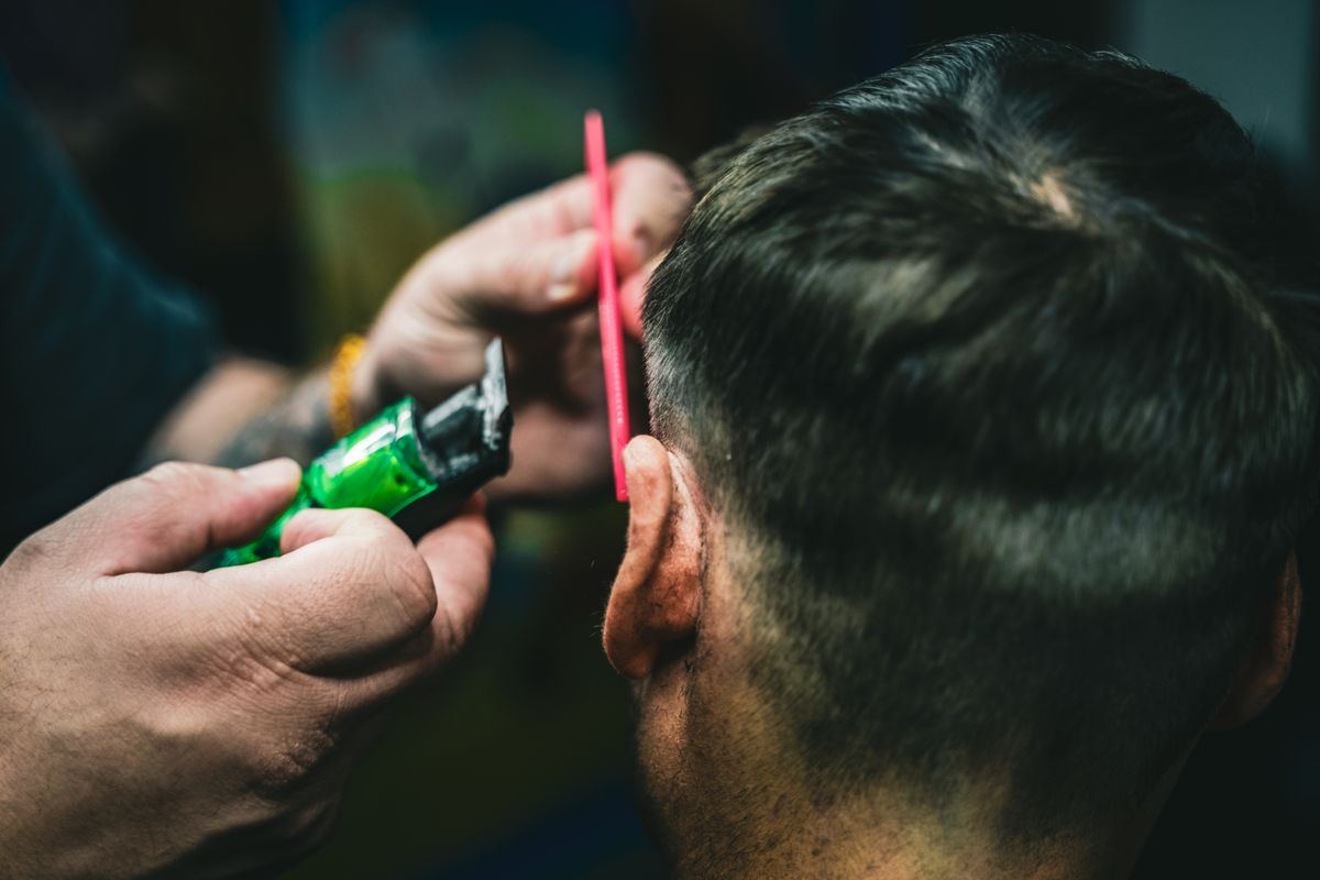 Close detail of a squared lineup at the hairline